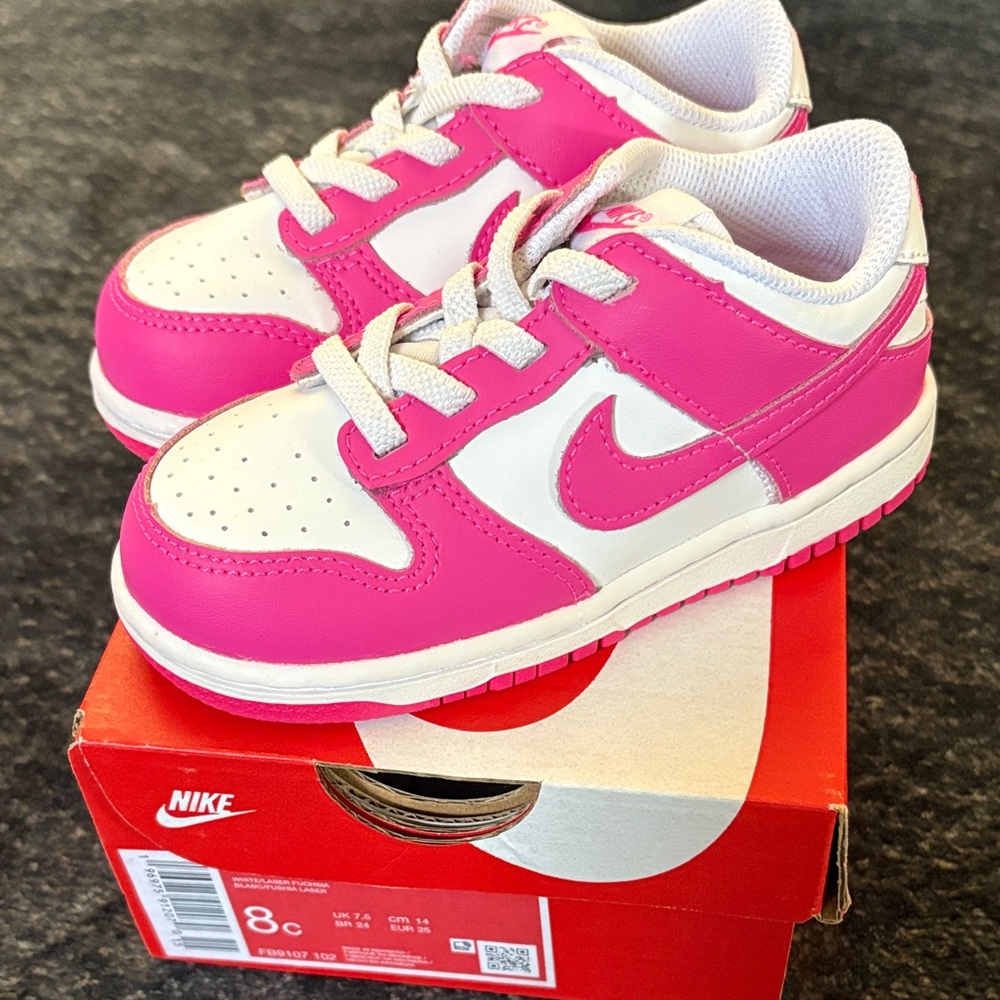 Nike Kids Sneakers in Pink and White